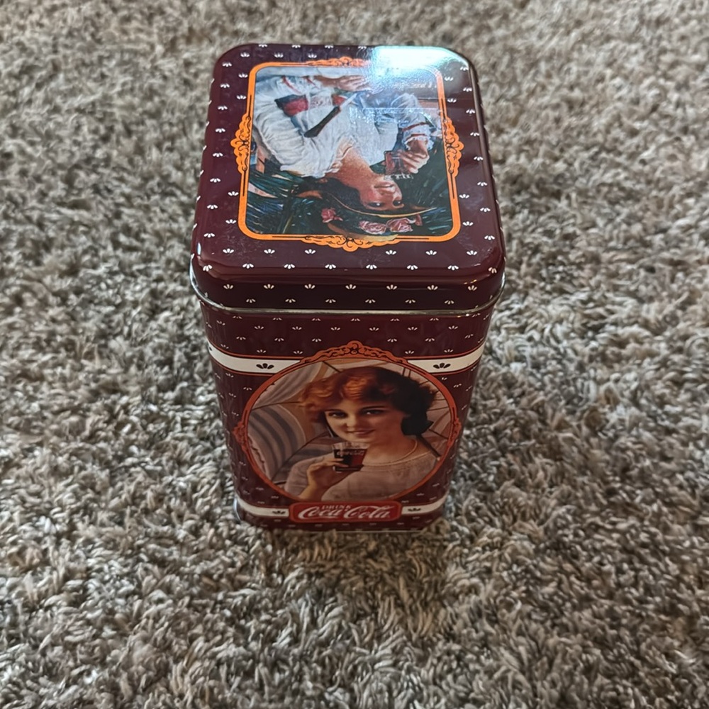 Coca Cola tin.- B1 - Picture 2 of 3